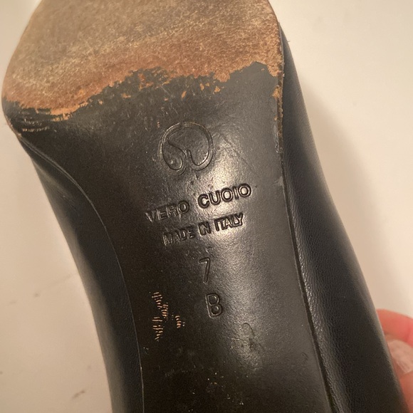 St. John Square Toe Navy Leather Pumps w/Gold Accents 7B Italy VTG - Picture 6 of 8